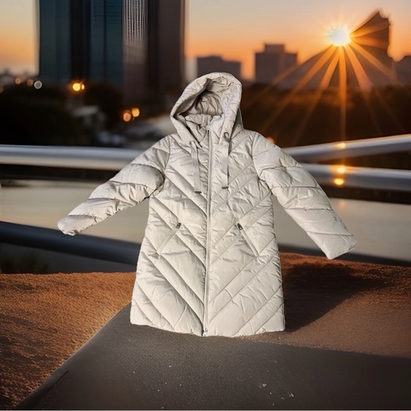 Nine West Women’s Size M Chevron Quilted Puffer Jacket. Cream. New with Tags - Picture 3 of 13